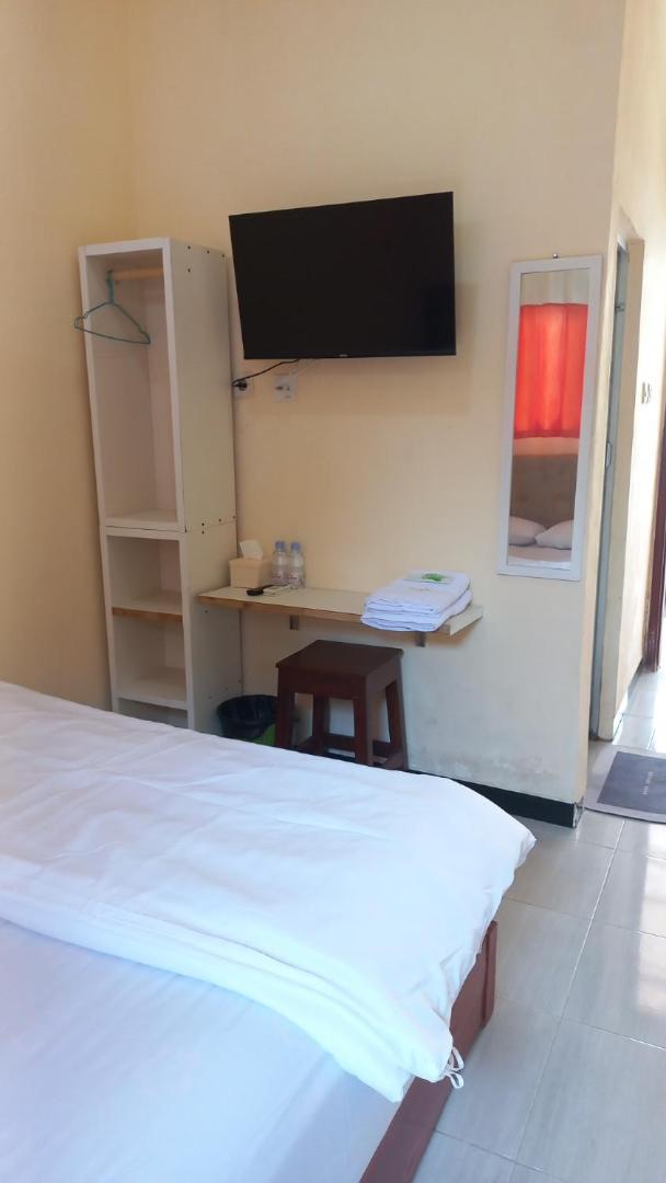 Angler Family Guest House Blitar Dış mekan fotoğraf