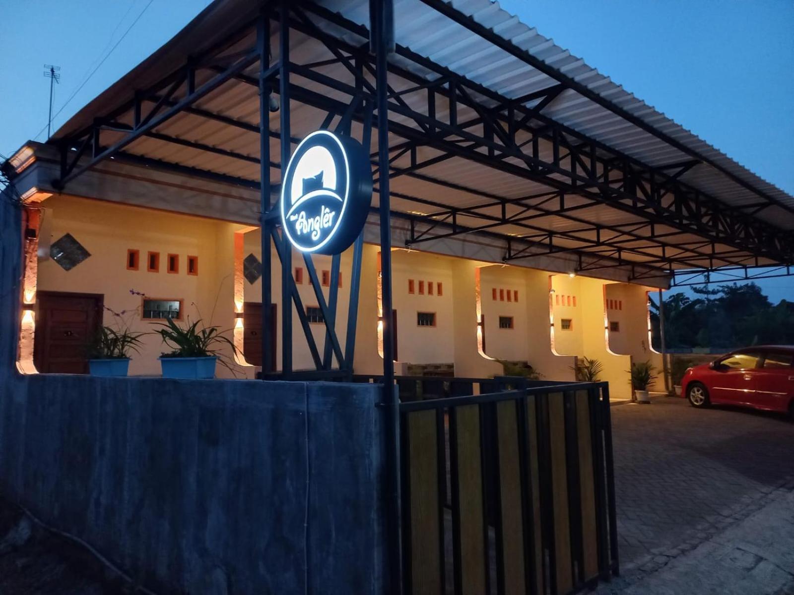 Angler Family Guest House Blitar Dış mekan fotoğraf